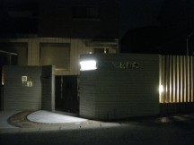 夜門周り 夜です。