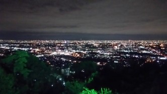 年末の大掃除の後、みのお山荘へ行きました。 普段はゆっくり夜景を眺める機会がないので、