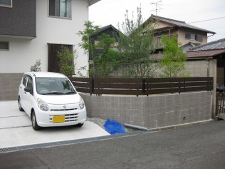 あともう少し高ければ良いな。 樹木も配してあり、あと少しフェンスが高ければ、