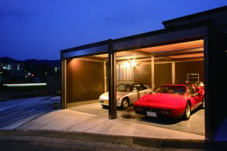 ナイトガレージ 愛車をライトアップするだけでもショールームのようで、至福の空間です。